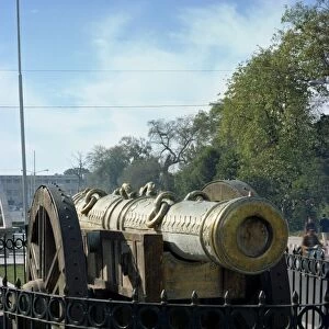 Kims gun, Lahore