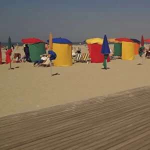 La planche (boardwalk) and beach, Deauville, Calvados, Normandy, France, Europe