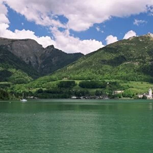 Lake Wolfgangsee, St. Wolfgang, Salzkammergut, Austria, Europe