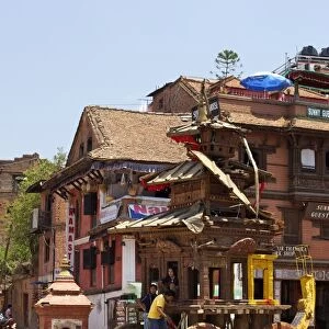 Large wooden chariot used for religious festivals, UNESCO World Heritage site, Bhaktapur, Kathmandu Valley, Nepal, Asia