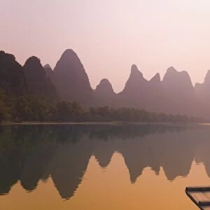 Li Jiang (Li River), Yangshuo, Guangxi Province, China, Asia