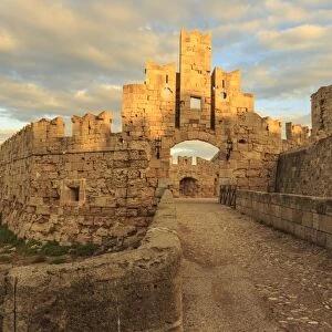 Liberty Gate at sunset, Medieval Old Rhodes Town, UNESCO World Heritage Site, Rhodes