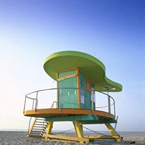 Lifeguard hut in art deco style