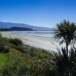 Long sandy beach, Abel Tasman National Park, South Island, New Zealand, Pacific