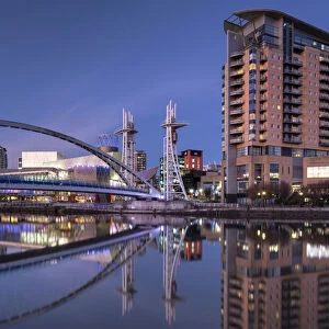The Lowry Footbridge, Imperial Point Building and Lowry Centre at night, Salford Quays, Salford, Manchester, England, United Kingdom, Europe