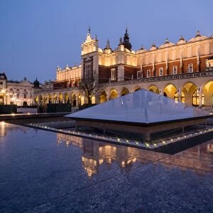 Main Square and Sukiennice (The Cloth Hall) at dawn, UNESCO World Heritage Site, Krakow