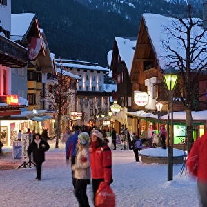 Main street in winter, St. Anton am Arlberg, Tirol, Austria, Europe