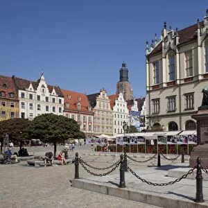 Market Square and Aleksander Fredro statue, Old Town, Wroclaw, Silesia, Poland, Europe