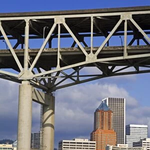 Marquam Bridge over the Willamette River in Portland, Oregon, United States of America