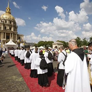 Mass on Place Vauban at the end of a traditionalist Catholic pilgrimage organised by Saint Pie X fraternity, Paris