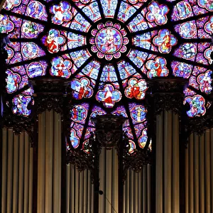 Master organ in Notre Dame de Paris cathedral, Paris, France, Europe