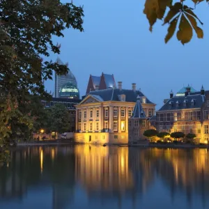 Mauritshuis and government buildings of Binnenhof at night