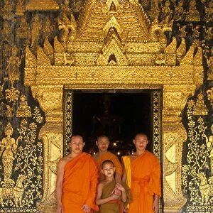 Monks, Luang Prabang, Laos, Indochina, Southeast Asia, Asia