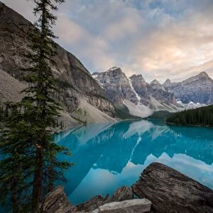 Moraine Lake at sunset in the Canadian Rockies, Banff National Park, UNESCO World Heritage Site