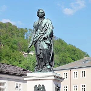 Mozart monument, Mozartplatz square, Salzburg, Salzburger Land, Austria, Europe