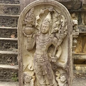 Muragala, or guard stone, entrance to Vatagade, 12th century, UNESCO World Heritage Site, Polonnaruwa, Sri Lanka, Asia
