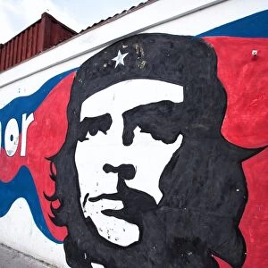 Mural of revolutionary Che Guevara painted on a wall, Havana Centro, Cuba, West Indies, Central America