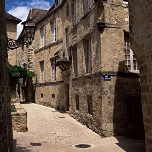 Narrow street, Sarlat, Dordogne, Aquitaine, France, Europe