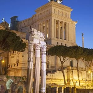 National Monument to Victor Emmanuel II and Roman Forum, UNESCO World Heritage Site, at dusk, Rome, Lazio, Italy, Europe