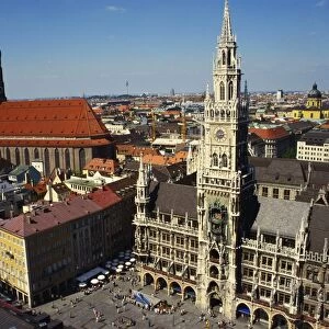 Neues Rathaus and the Frauenkirche, Munich, Bavaria, Germany