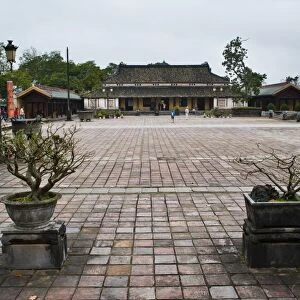 Old building in Hue Citadel, The Imperial City, Hue, UNESCO World Heritage Site, Vietnam, Indochina, Southeast Asia, Asia