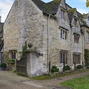 Old Cotswod stone houses, Sheep Street, Burford, Cotswolds, Oxfordshire, England, United Kingdom, Europe