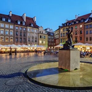 Old Town Market Place and the Warsaw Mermaid at twilight, Warsaw, Masovian Voivodeship