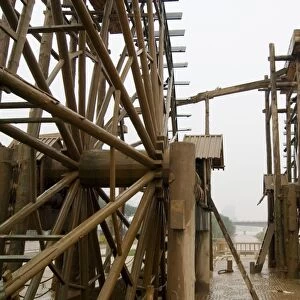 Old waterwheels on the Yellow river, Lanzhou, Gansu, China, Asia