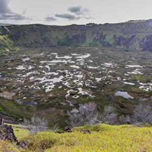 Orongo Crater, Rano Kau, Rapa Nui National Park, UNESCO World Heritage Site, Easter Island (Isla de Pascua), Chile, South America