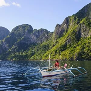 Outrigger boat in the Bacuit archipelago, Palawan, Philippines, Southeast Asia, Asia