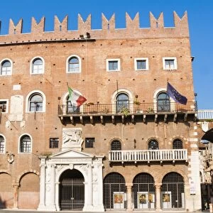 Palazzo di Cangrande, Piazza dei Signori (Piazza Dante), Verona, UNESCO World Heritage Site, Veneto, Italy, Europe