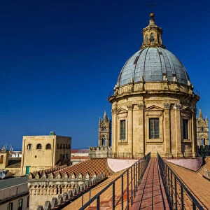 Palermo Cathedral, UNESCO World Heritage Site, church rooftop, narrow catwalk against cloudless blue sky, Palermo, Sicily, Italy, Mediterranean, Europe
