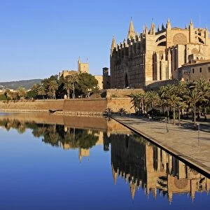 Parc de la Mar, Cathedral La Seu, Palma de Mallorca, Majorca, Balearic Islands, Spain