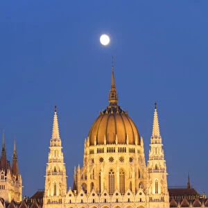 Parliament Building at dusk, Budapest, Hungary, Europe