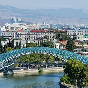 Peace Bridge over the Mtkvari Rver, designed by Italian architect Michele de Lucci