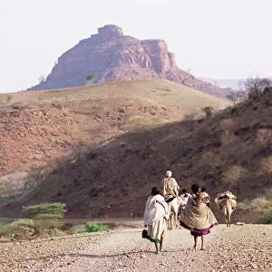 People on a dirt road, Terari Wenz region, Wollo Province, Ethiopia, Africa