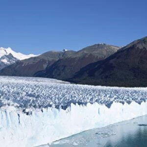 Perito Moreno glacier and Andes mountains, Parque Nacional Los Glaciares