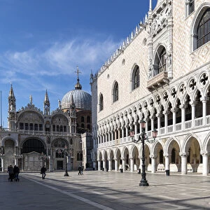 Perspective of the Doges Palace and the Basilica of San Marco, Piazzetta San Marco, Venice, UNESCO World Heritage Site, Veneto, Italy, Europe