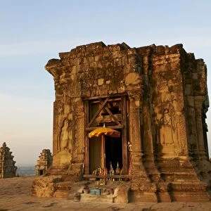 Phnom Bakheng temple at sunset, Angkor, UNESCO World Heritage Site, Siem Reap