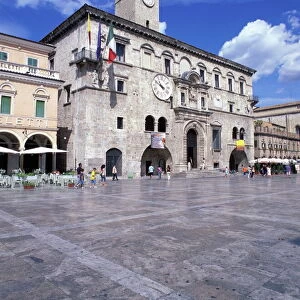 Piazza del Popolo, Ascoli Piceno, Marche, Italy, Europe
