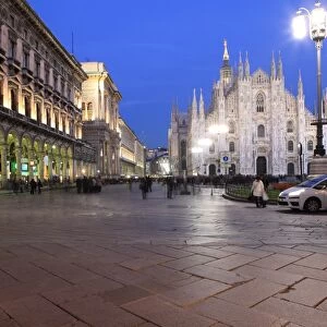 Piazza Duomo at dusk, Milan, Lombardy, Italy, Europe