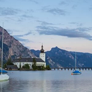 Picturesque Schloss Ort, Lake Traunsee, Gmunden, Salzkammergut, Upper Austria, Austria, Europe