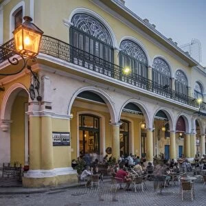 Plaza Vieja, Havana, Cuba, West Indies, Caribbean, Central America