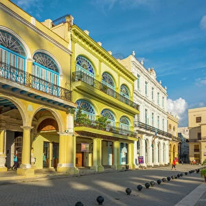 Plaza Vieja, La Habana Vieja (Old Havana), UNESCO World Heritage Site, Havana, Cuba