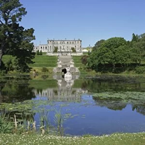 The pond in front of Powerscourt House