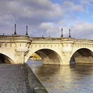 Pont Neuf bridge on the River Seine, Paris, Ile de France, France, Europe