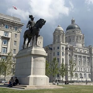 The Port of Liverpool Building, one of the Three Graces, with statue of Edward VII in the foreground, riverside, Liverpool, Merseyside, England, United