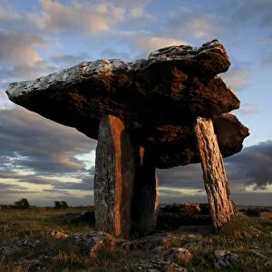 Poulnabrone dolmen megalithic tomb