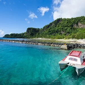 Pretty bay and turquoise water on Tau Island, Manua Island group, American Samoa, South Pacific, Pacific