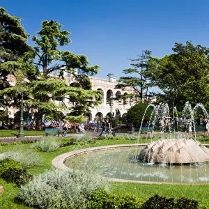 Public garden, Piazza Bra, Verona, UNESCO World Heritage Site, Veneto, Italy, Europe
